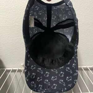 Sprints running hat. Lightweight dark blue White Animal Print Cap (bunnies)